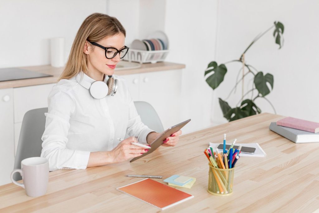 Strumenti per collaborare con un'assistente virtuale.